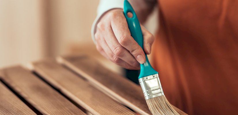 Cómo barnizar una silla de madera